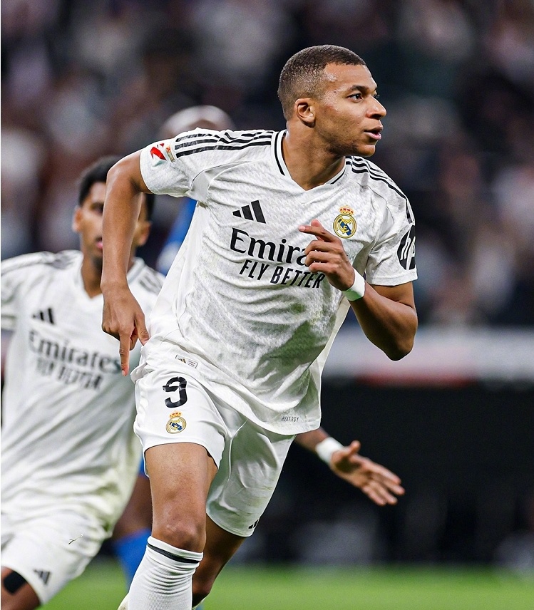 皇家马德里发布备战花絮，加时末段回应争议，意甲任务艰巨，纪律约束更严格(篮球皇家马德里7号)